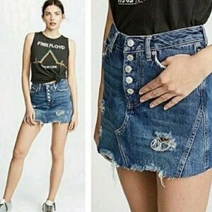 FREE PEOPLE We The Free Harvey Denim Mini Jean Skirt Distressed Size 28 Raw Hem